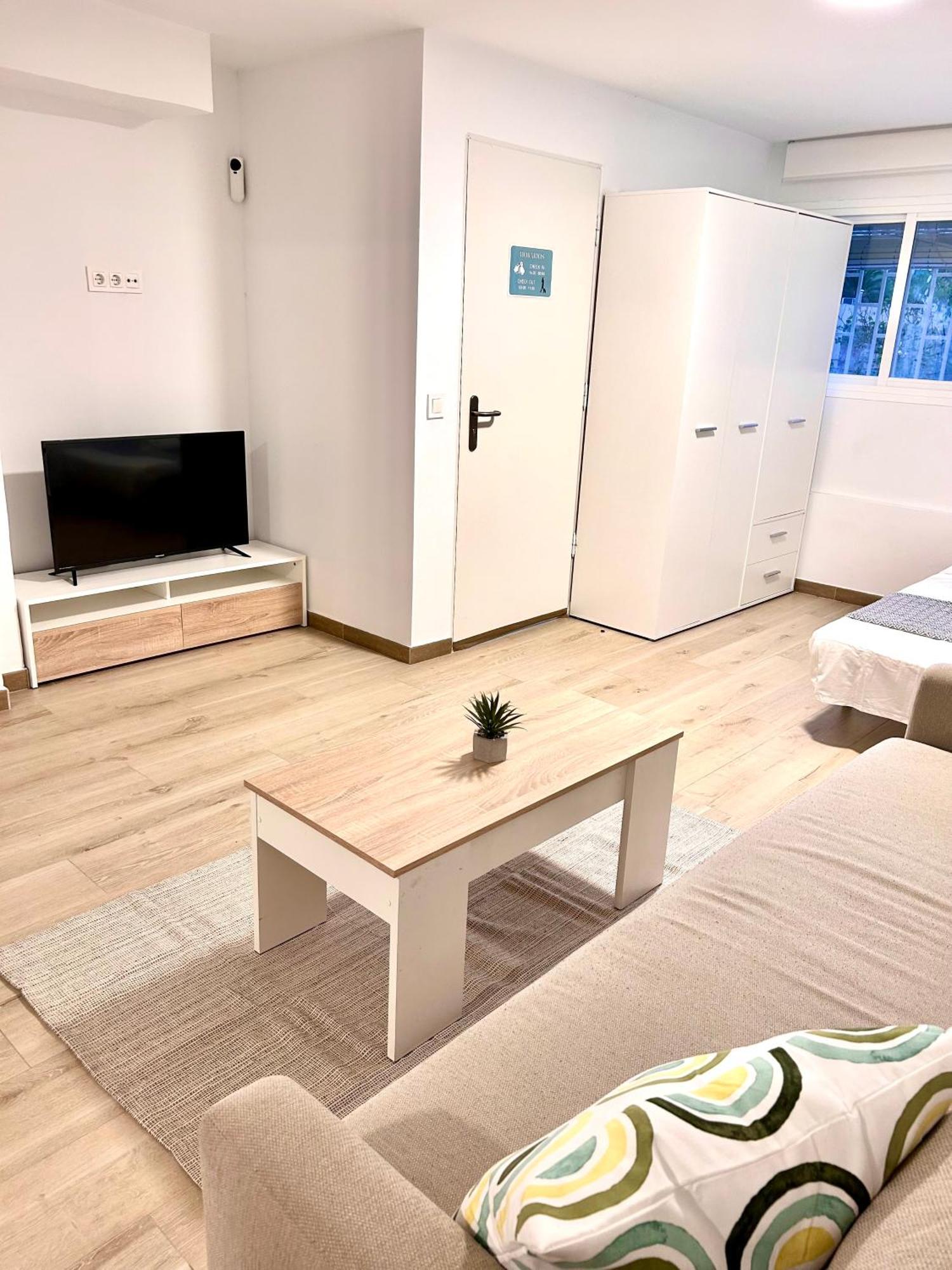 Apartamentos Ribadeo Madrid Bagian luar foto
