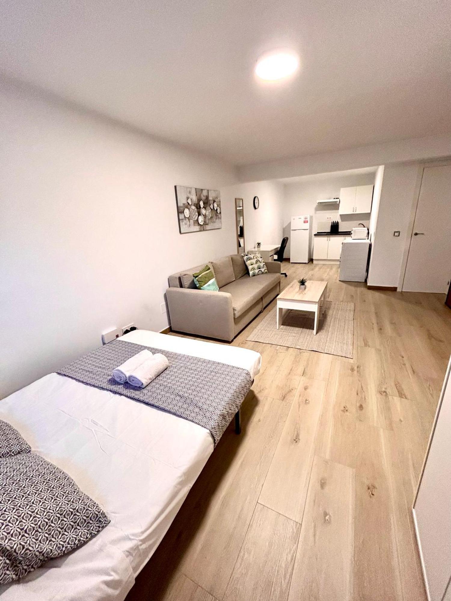 Apartamentos Ribadeo Madrid Bagian luar foto