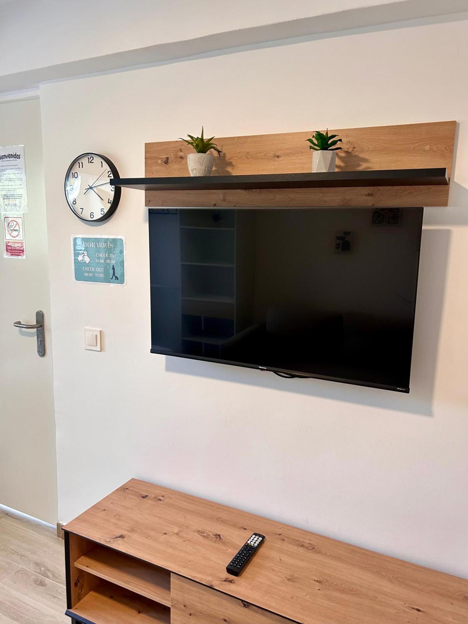 Apartamentos Ribadeo Madrid Bagian luar foto