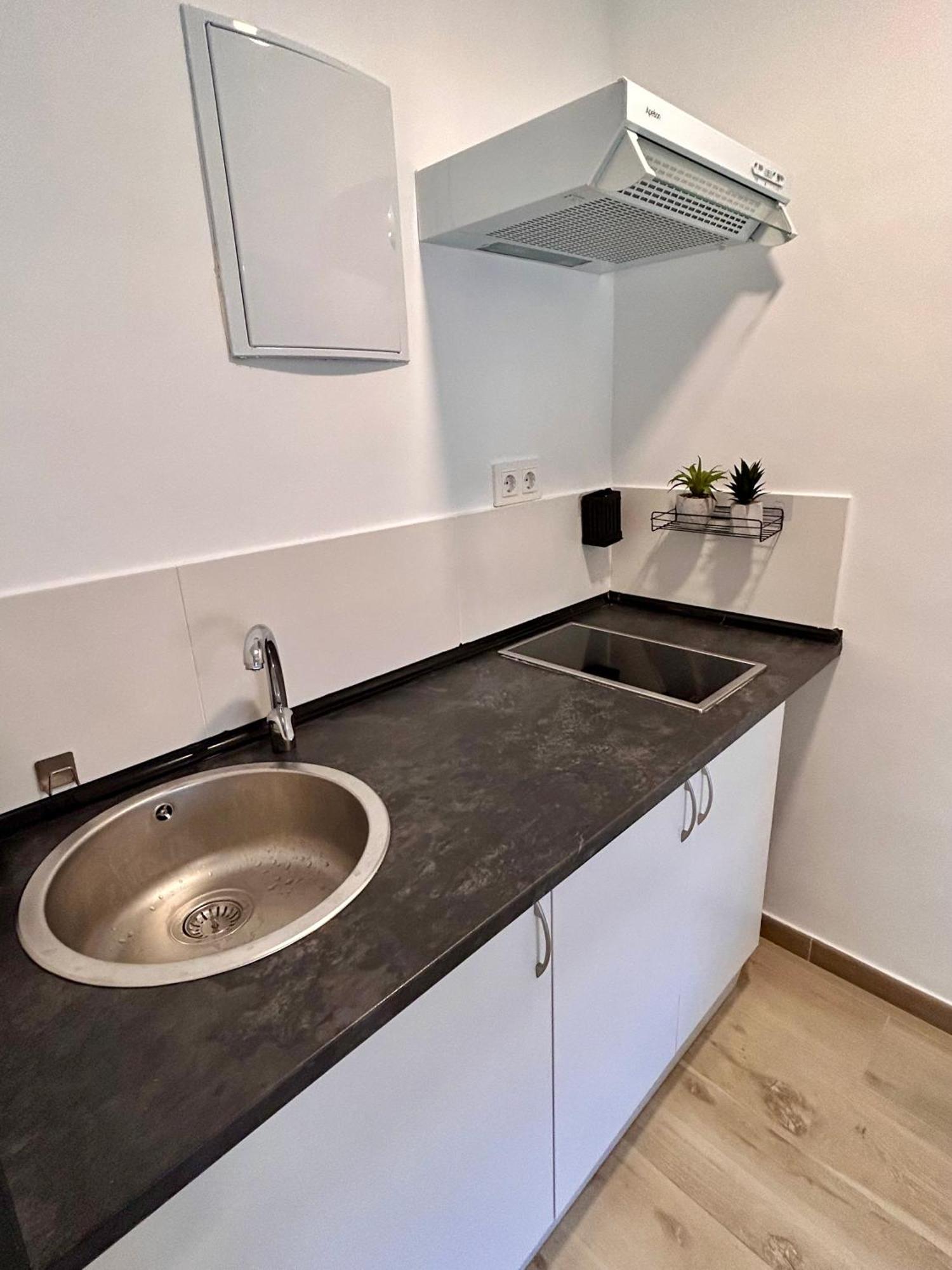 Apartamentos Ribadeo Madrid Bagian luar foto