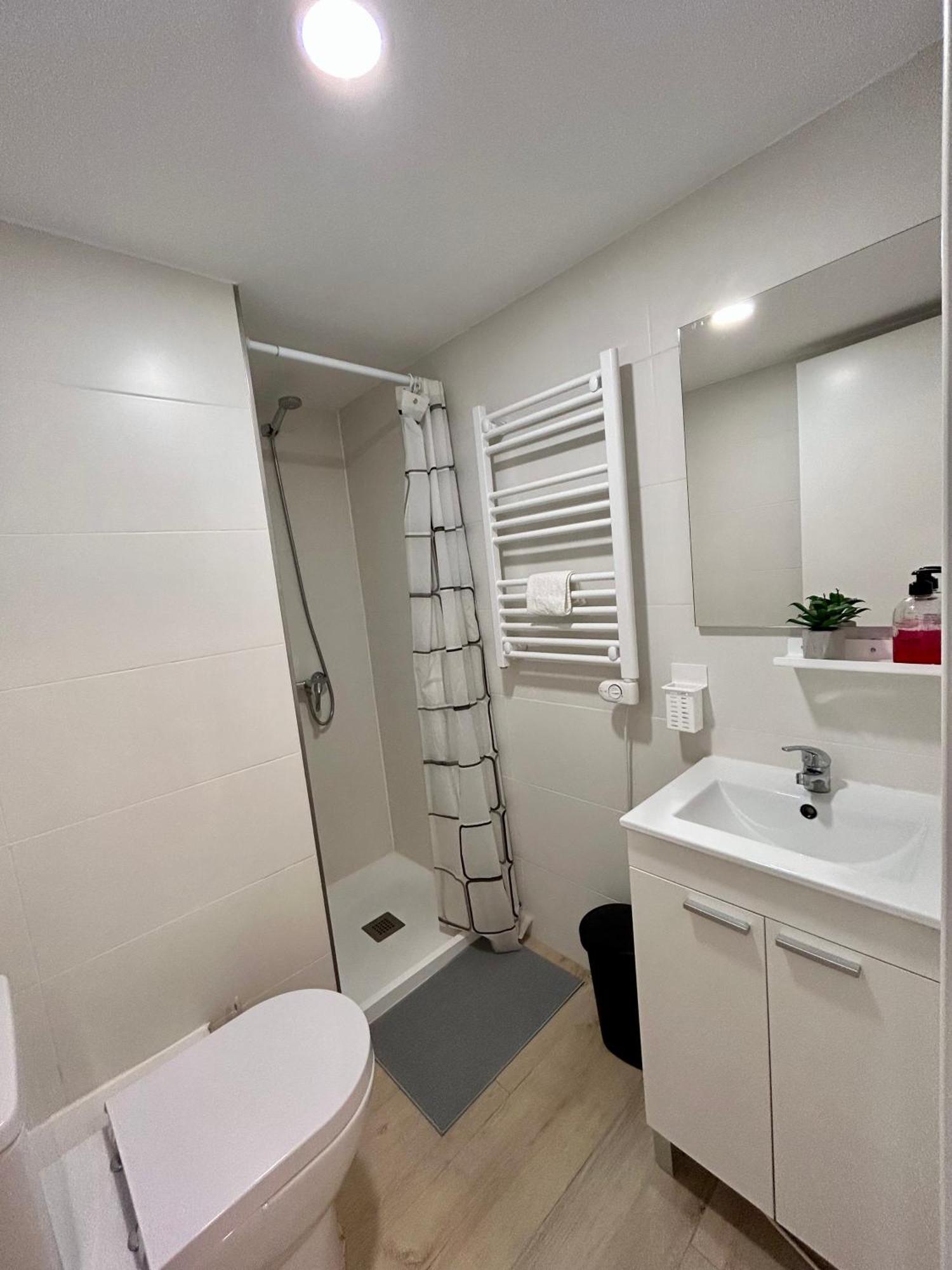 Apartamentos Ribadeo Madrid Bagian luar foto